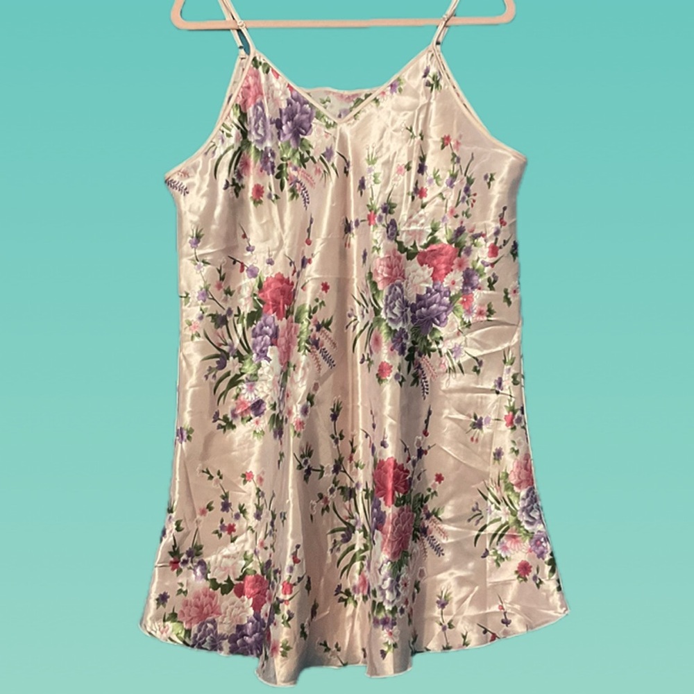 Floral Satin Chemise/Gown•NWOT•23"p2p 35" length